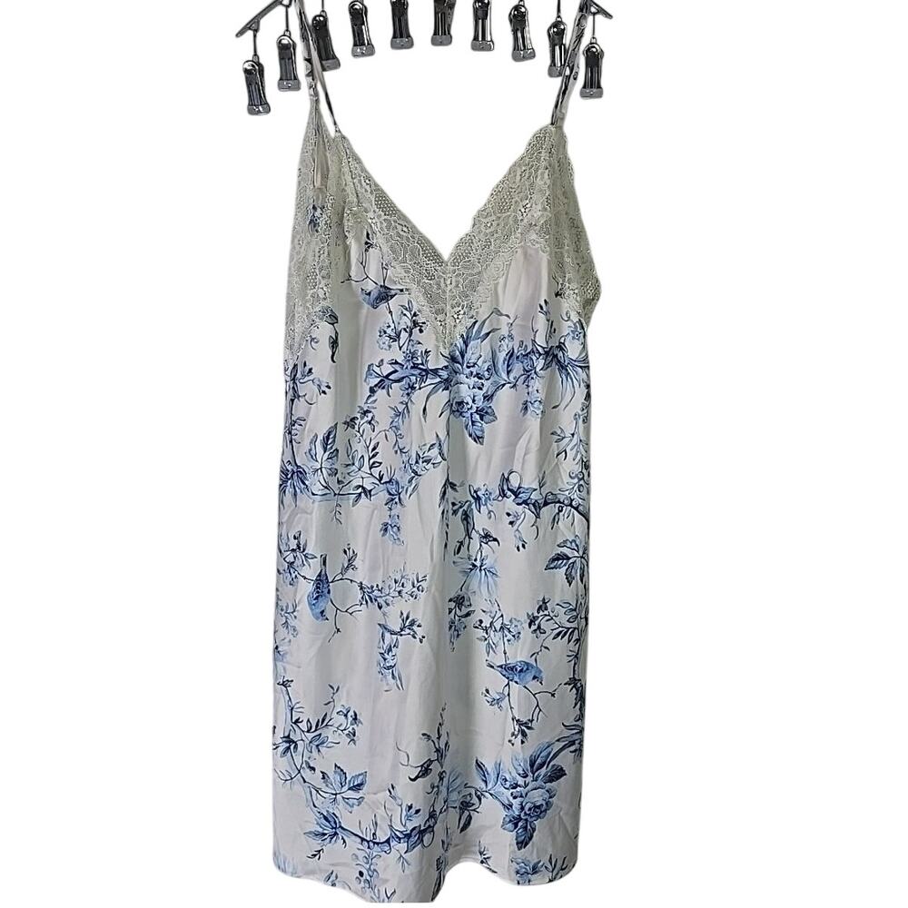 Linea Donatella Elegant White Lace Trim Nightgown Womens Medium Lingerie Nightie